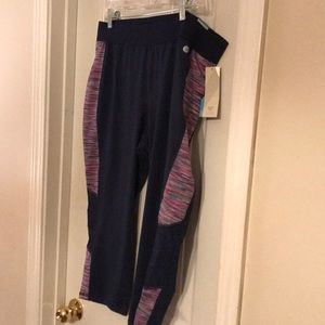 LIVI ACTIVE Wicking Capri Leggins